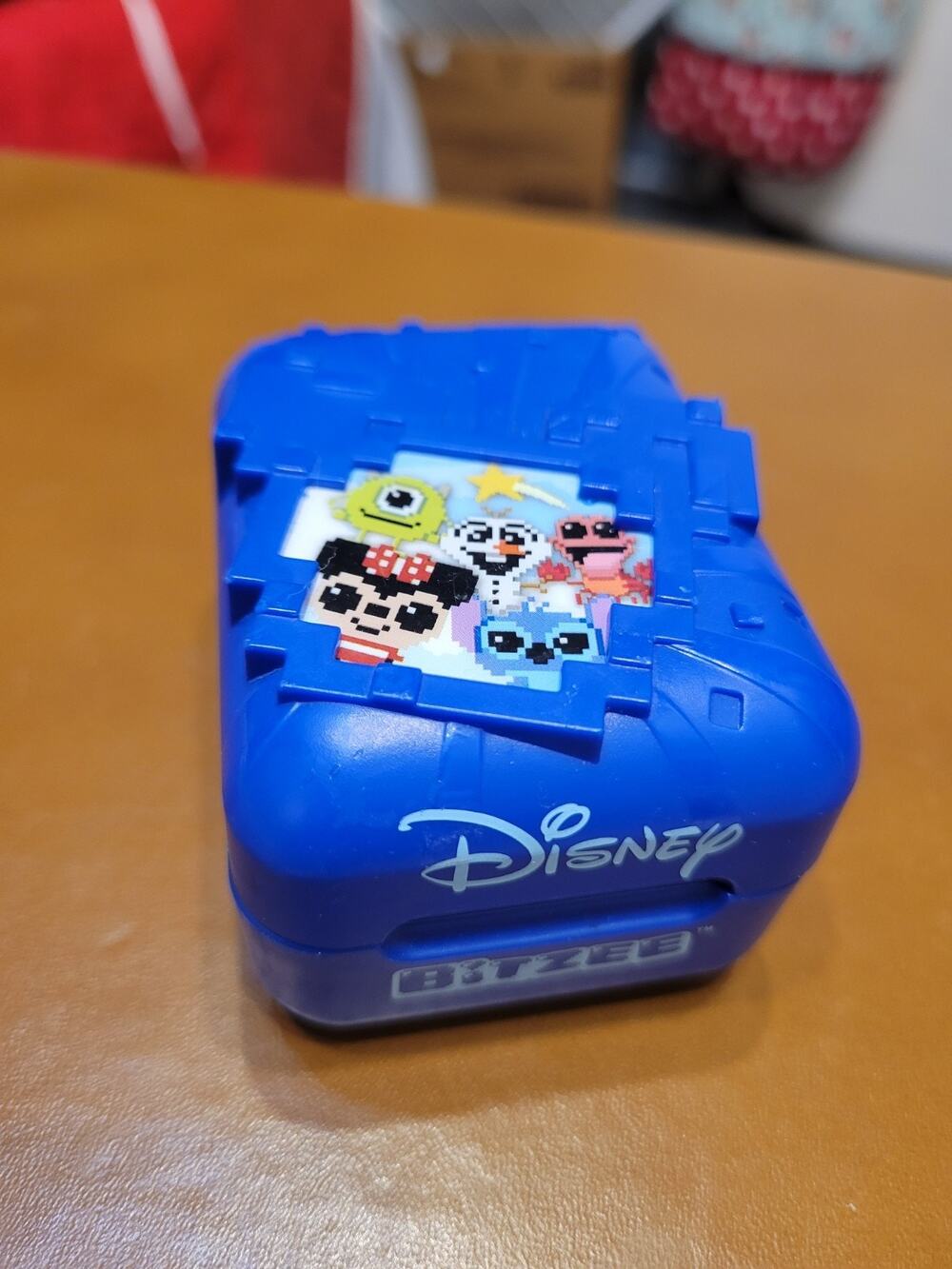 Disney Bitzee Interactive Digital Pet Toy Blue Spin Master 30 Characters